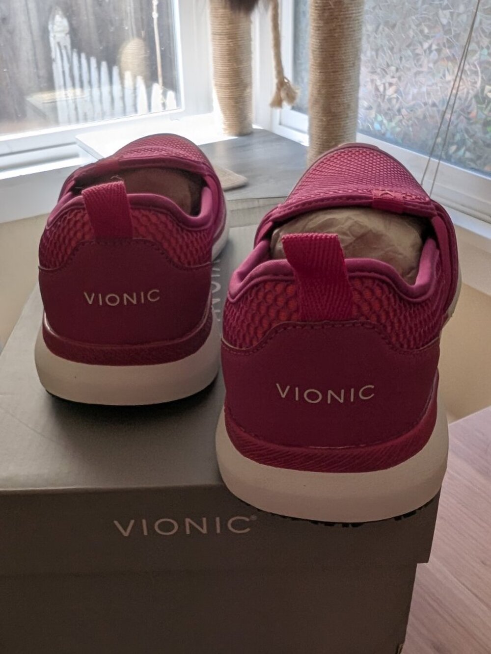 NWT Vionic Julianna in Pink, Size 9.5 W, slip-on shoe in original box - Picture 2 of 4